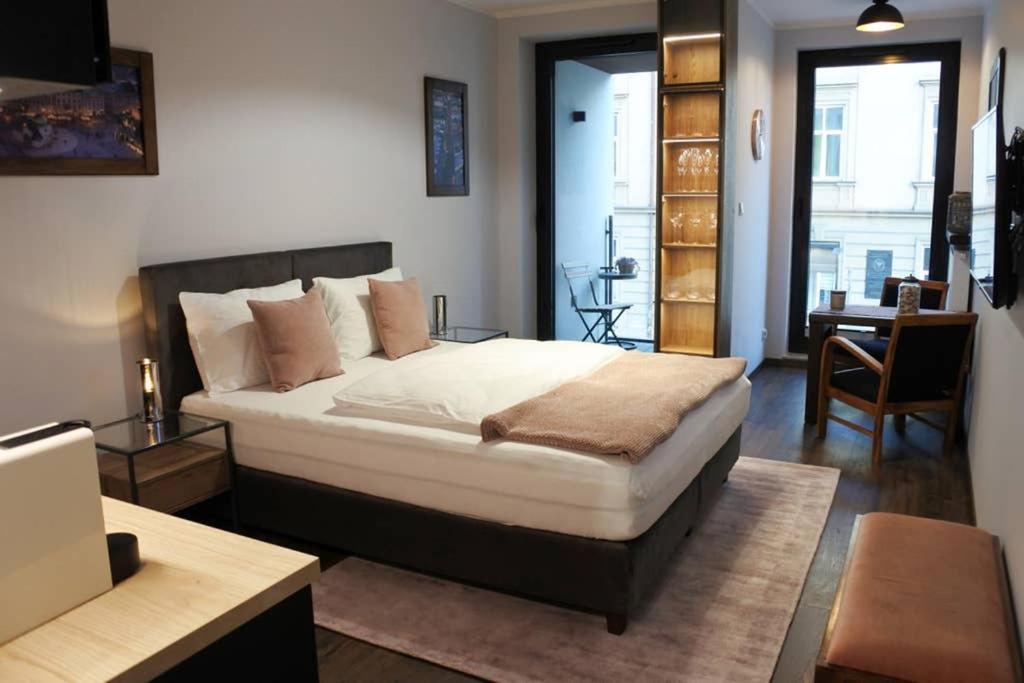 Boutique 109 - Old City, Luxury Apt. With A Garage Kraków Zewnętrze zdjęcie